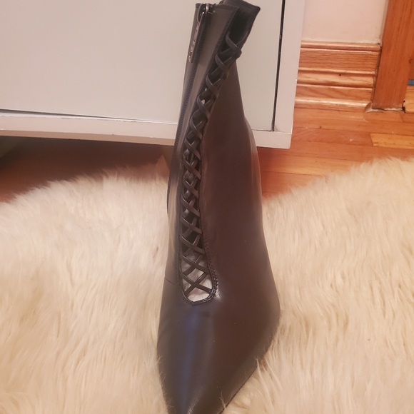 Loriblue booties